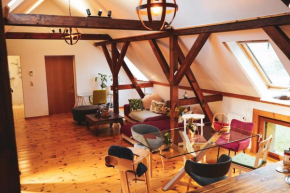 Historisches Retro Loft 70m2 mit Garten & Seenähe